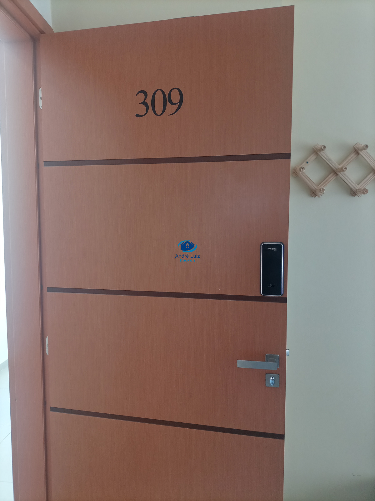 Apartamento mobiliado à venda em Ubatuba