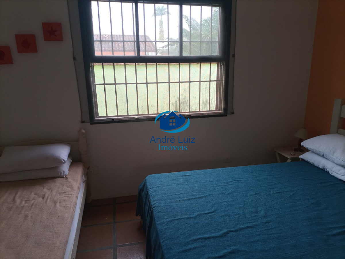 Casa à venda no bairro do perequê-mirim
