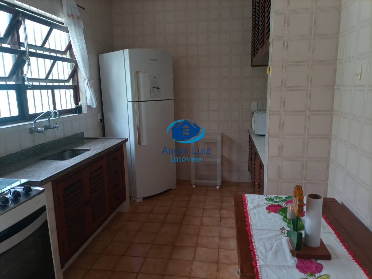 Casa à venda no bairro do perequê-mirim