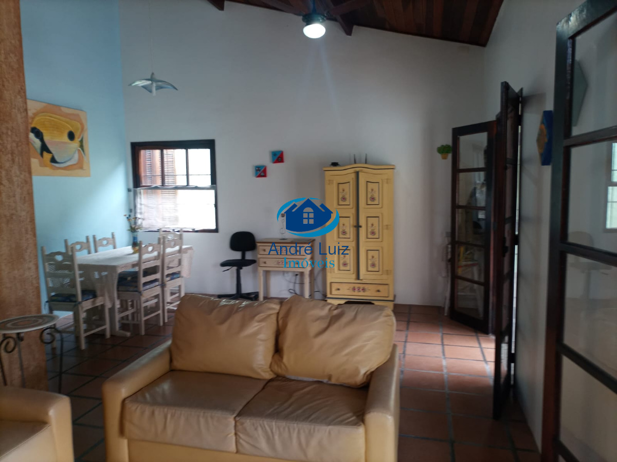 Casa à venda no bairro do perequê-mirim