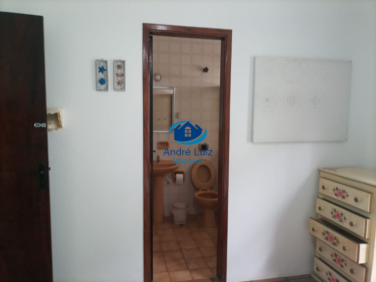 Casa à venda no bairro do perequê-mirim