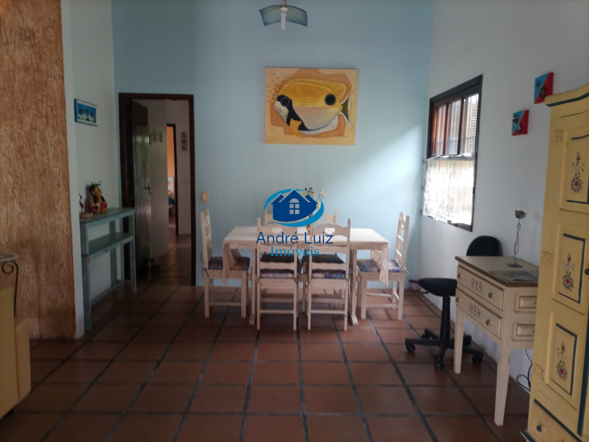 Casa à venda no bairro do perequê-mirim