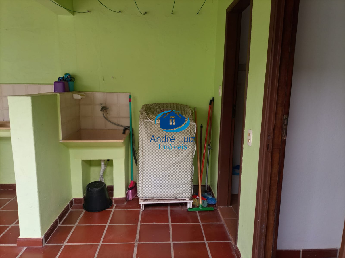 Casa à venda no bairro do perequê-mirim