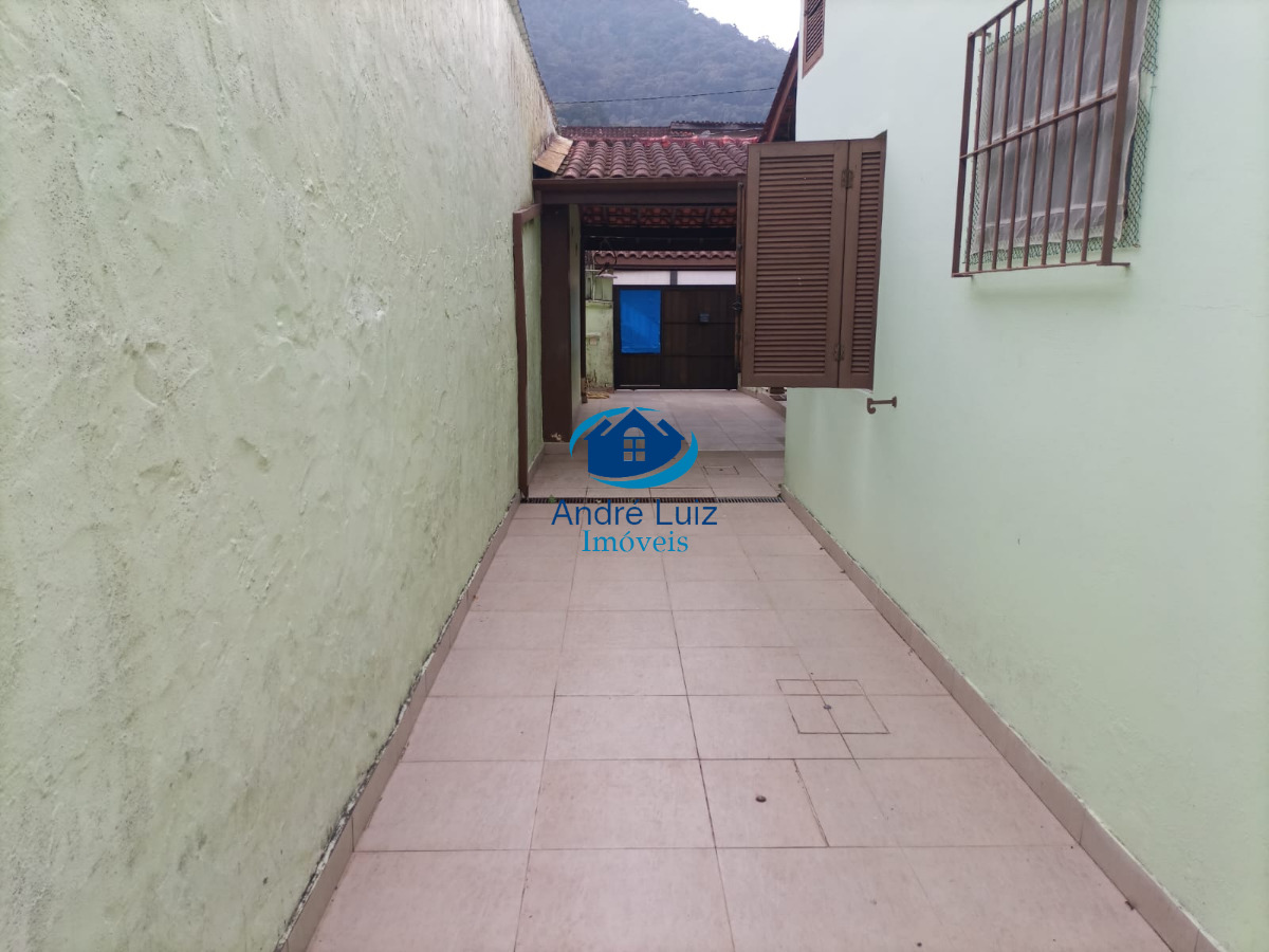 Casa à venda no bairro do perequê-mirim