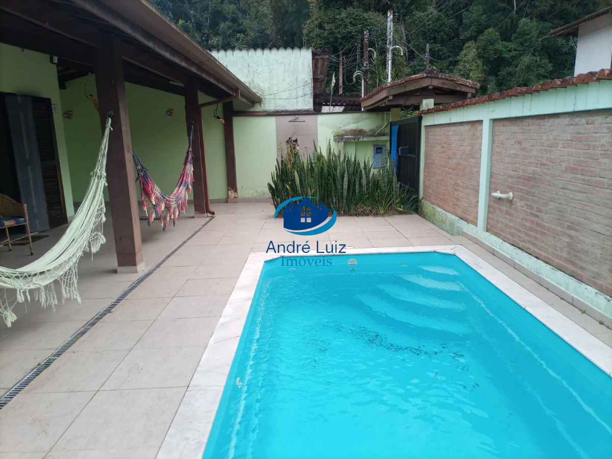 Casa à venda no bairro do perequê-mirim