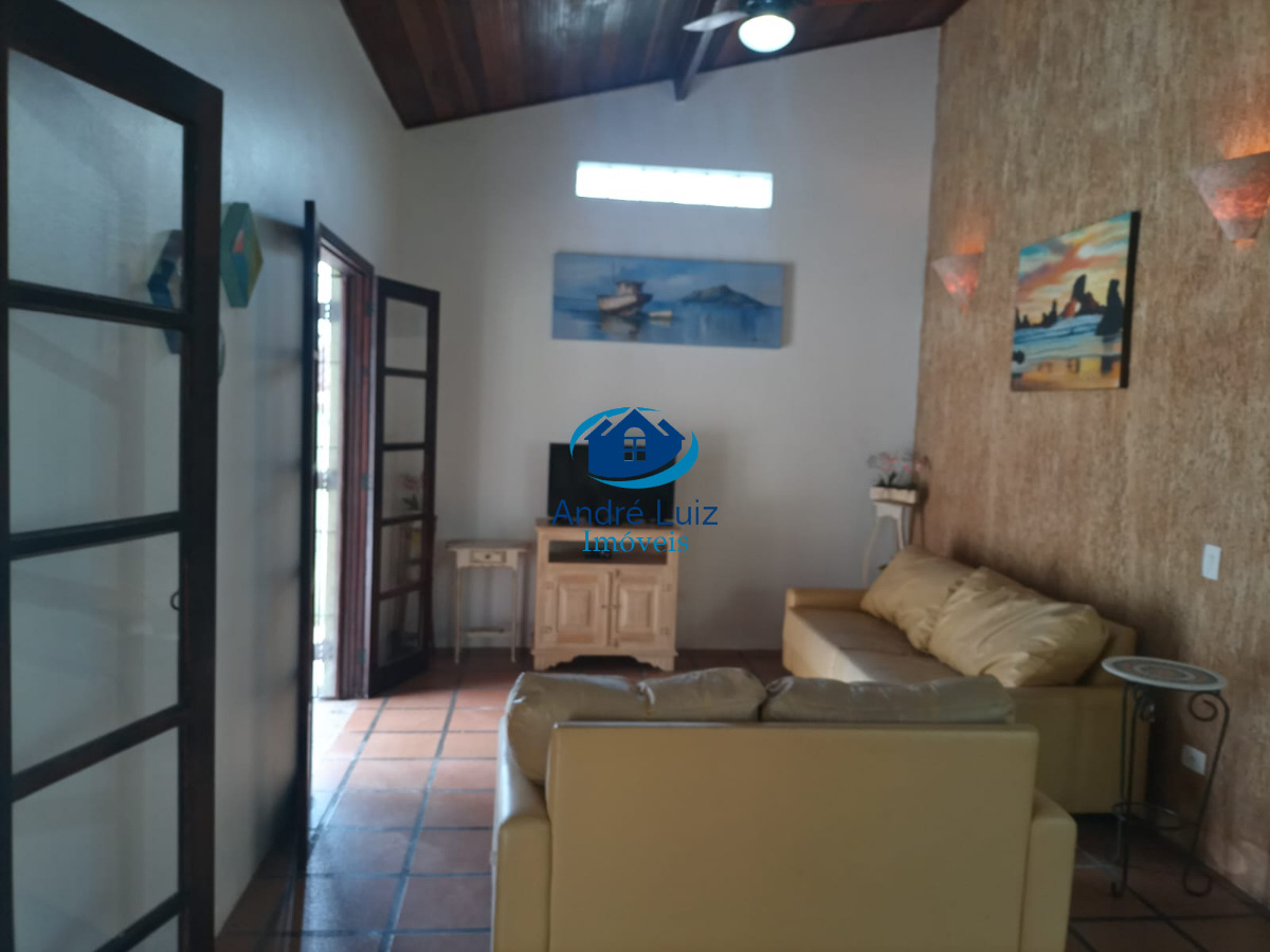 Casa à venda no bairro do perequê-mirim