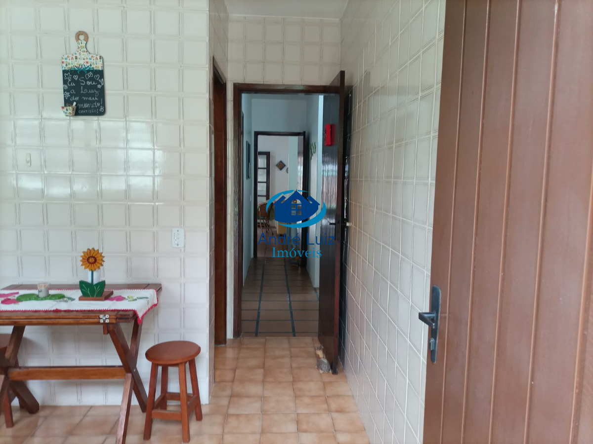 Casa à venda no bairro do perequê-mirim