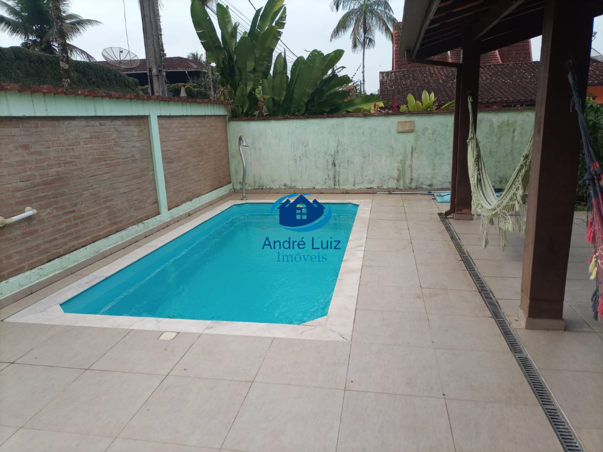 Casa à venda no bairro do perequê-mirim