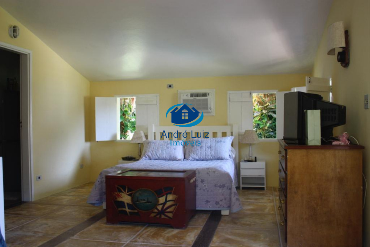 Casa alto padrão na praia da ribeira