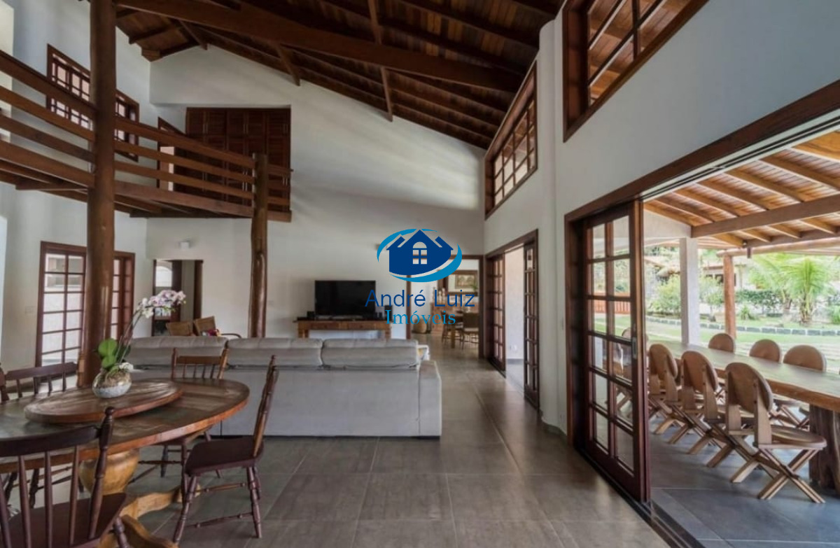 Casa de alto padrão à venda na ressaca