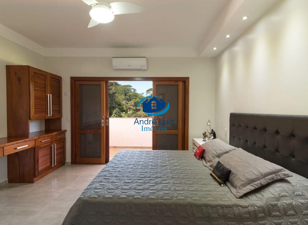 Casa de alto padrão à venda na ressaca