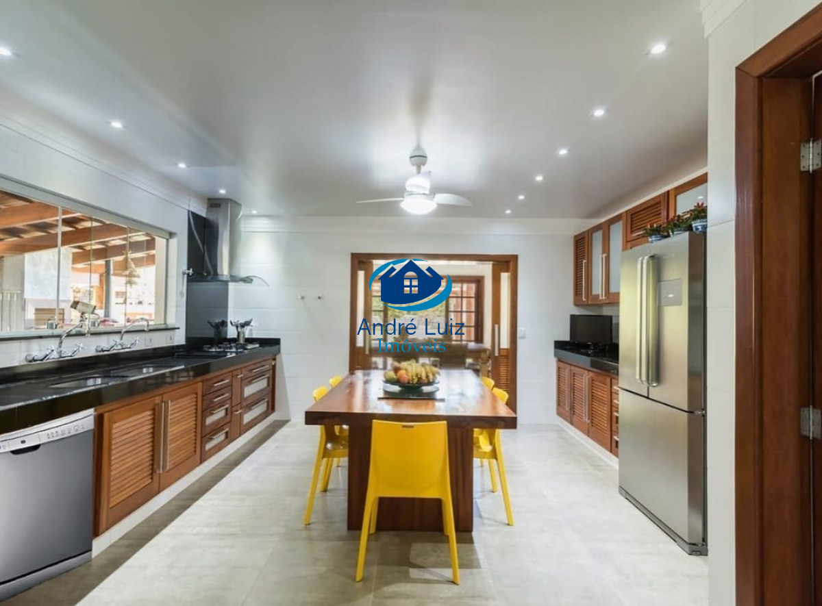Casa de alto padrão à venda na ressaca