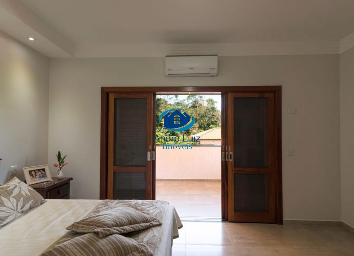 Casa de alto padrão à venda na ressaca