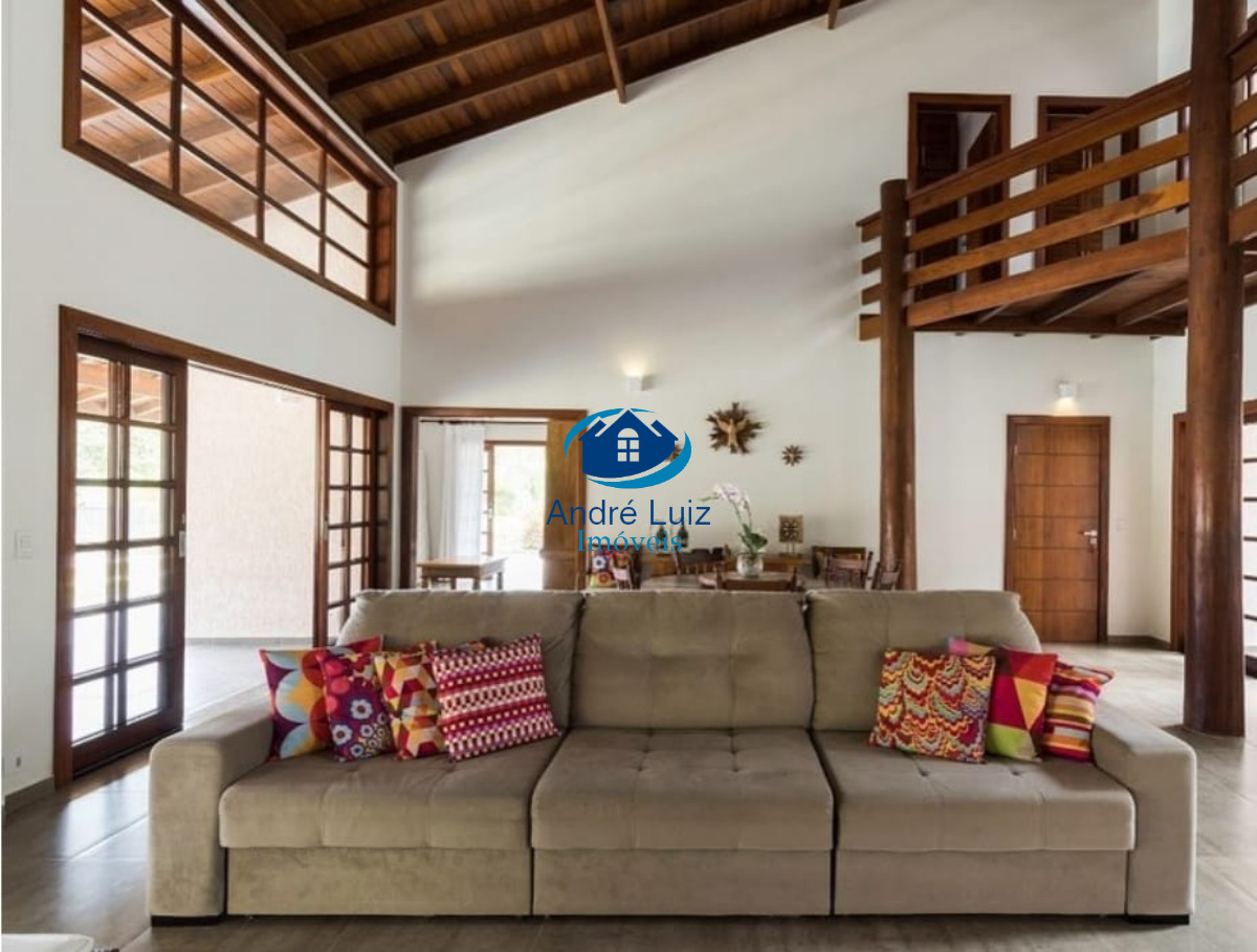 Casa de alto padrão à venda na ressaca