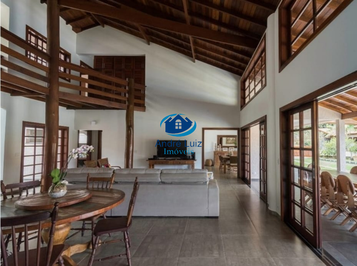 Casa de alto padrão à venda na ressaca